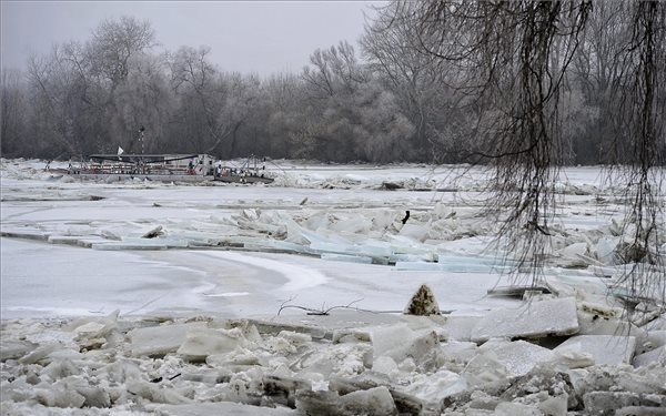 Harmadfokú készültség Tiszafüred és Tiszakeszi között