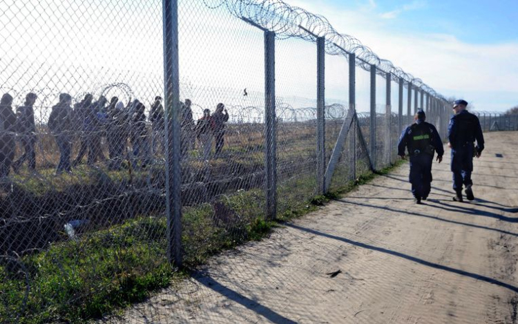 Ezernél több határsértővel szemben intézkedtek a rendőrök a hétvégén